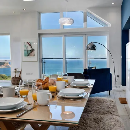 Finest Retreats - The Penthouse,